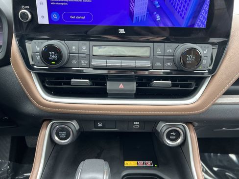 Used 2024 Toyota Grand Highlander AWD image 20