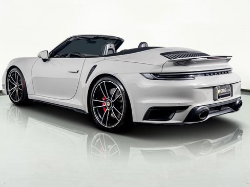 Used 2022 Porsche 911 Turbo image 15