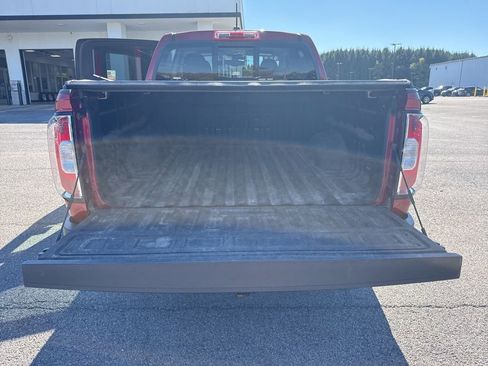 Used 2019 GMC Canyon SLE w/ Driver Alert Package image 17