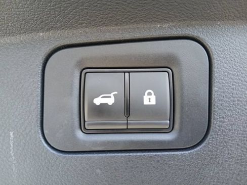 Used 2025 Nissan Armada Platinum w/ Convenience Package RWD image 9