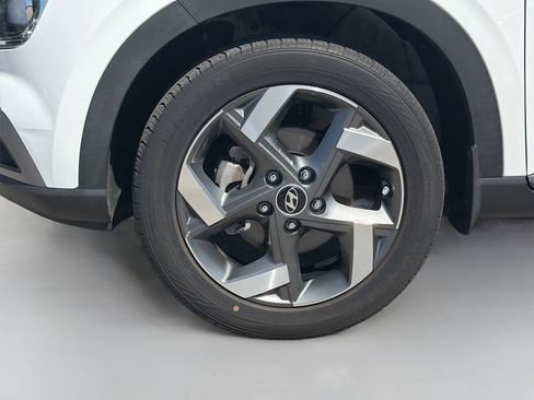 Used 2021 Hyundai Venue SEL image 34