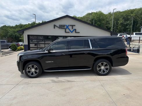 Used 2020 GMC Yukon XL SLT AWD/4WD image 6