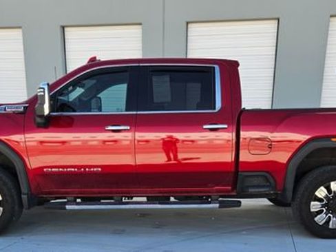 Used 2024 GMC Sierra 3500 Denali w/ Technology Package image 2