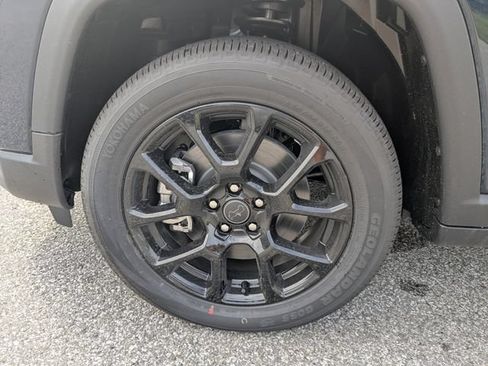 New 2026 Jeep Compass Latitude AWD/4WD image 17