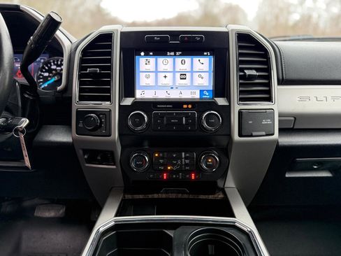 Used 2019 Ford F250 Lariat w/ Chrome Package image 19