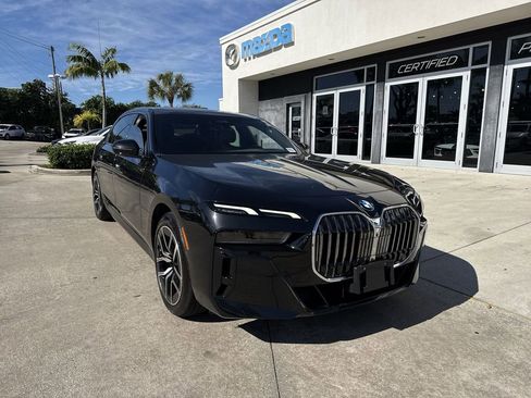 Used 2024 BMW 740i xDrive image 8