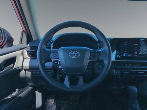 Used 2025 Toyota Camry LE image 12