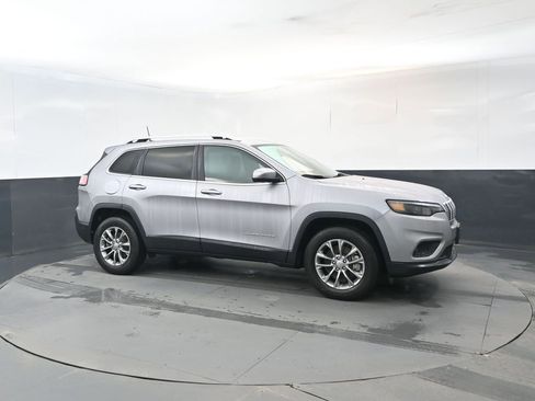 Used 2019 Jeep Cherokee Latitude Plus w/ Cold Weather Group image 7