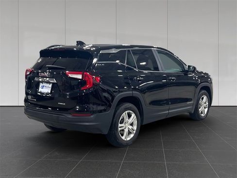 Used 2024 GMC Terrain SLE image 5