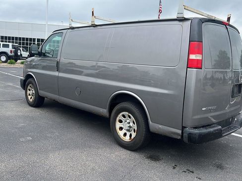 Used 2012 Chevrolet Express 1500 RWD image 23