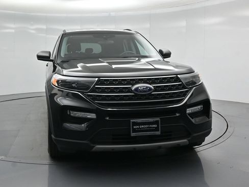Certified 2023 Ford Explorer XLT w/ Equipment Group 202A RWD image 53