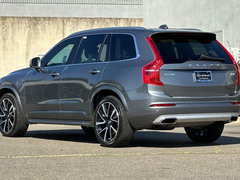 Used 2020 Volvo XC90 T8 Momentum w/ Protection Package Premier image 7
