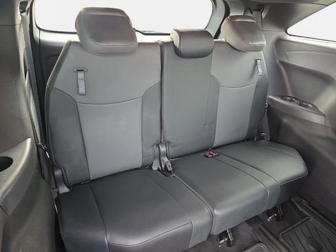Used 2022 Toyota Sienna XSE image 12