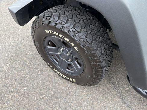 Used 2016 Jeep Wrangler Sport w/ Connectivity Group AWD/4WD image 22