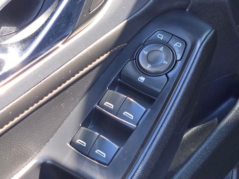 Certified 2021 Chevrolet Traverse LS FWD image 21