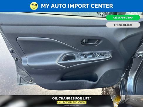 Used 2023 Nissan Versa S w/ Trunk Package FWD image 8