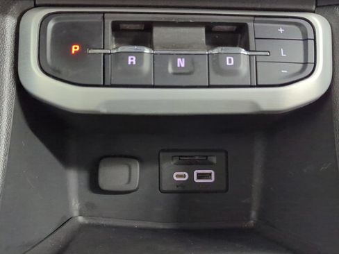 Used 2023 GMC Acadia SLT FWD image 18