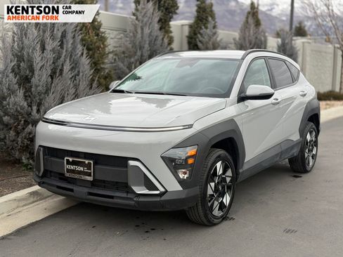 Used 2025 Hyundai Kona SEL image 3