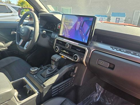 Used 2024 Toyota Tacoma TRD Sport w/ TRD Sport Premium Package AWD/4WD image 11