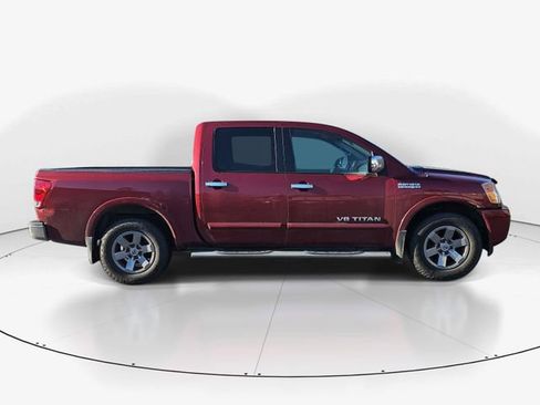 Used 2015 Nissan Titan SV w/ SV Value Truck Package image 8