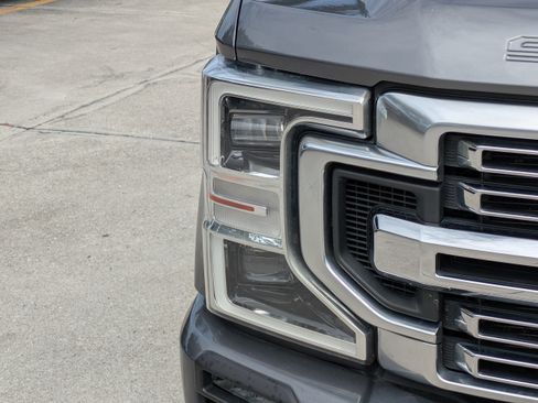 Used 2021 Ford F350 Limited w/ FX4 Off-Road Package AWD/4WD image 9