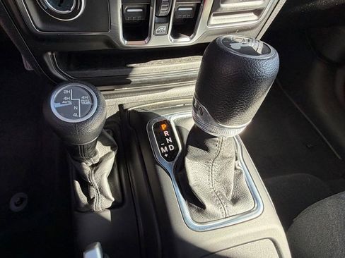 Certified 2025 Jeep Wrangler Unlimited Sahara AWD/4WD image 27