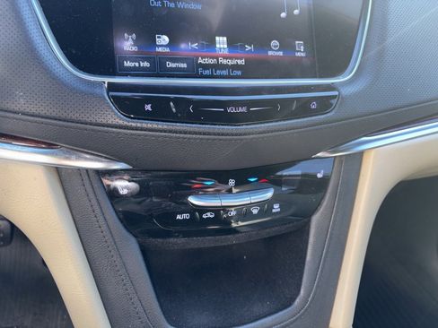 Used 2018 Cadillac XT5 Luxury w/ Driver Awareness Package image 16