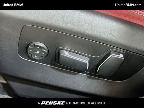 Used 2025 BMW 530i w/ Premium Package image 4