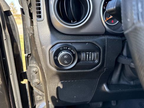 Used 2020 Jeep Gladiator Sport w/ Quick Order Package 24S image 30