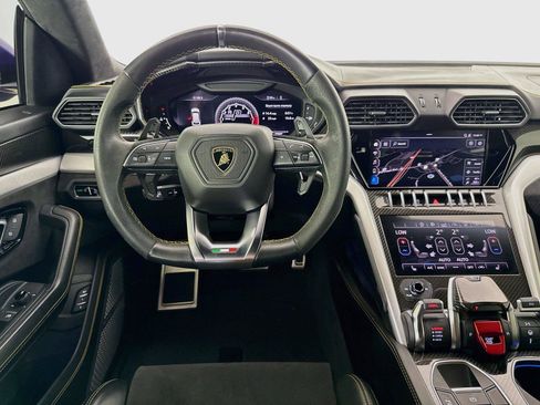 Used 2020 Lamborghini Urus AWD/4WD image 10