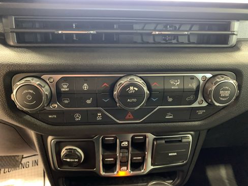 New 2026 Jeep Gladiator Sport AWD/4WD image 25