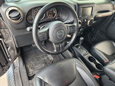 Used 2017 Jeep Wrangler 75th Anniversary image 27