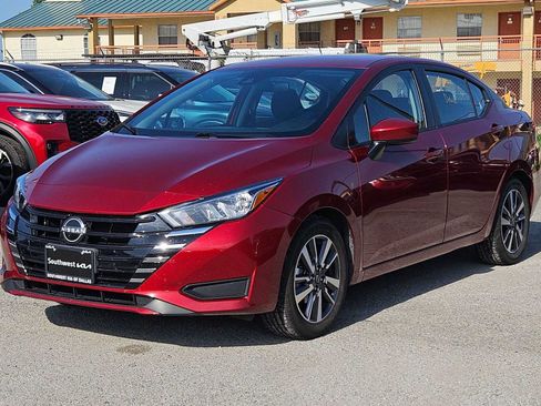 Used 2024 Nissan Versa SV FWD image 10