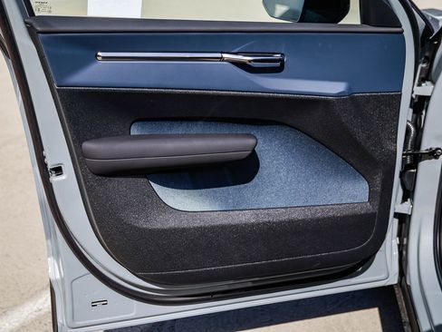 New 2026 Volvo EX30 Plus w/ Protection Package image 21