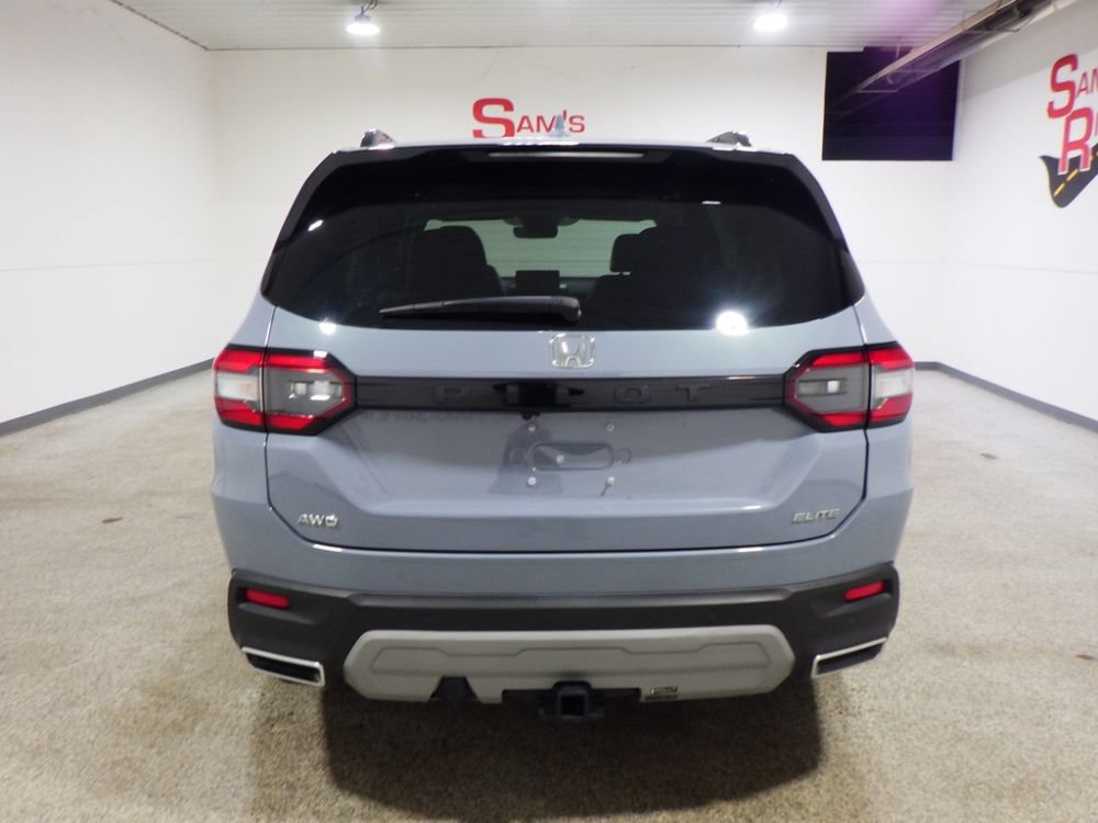 Used 2025 Honda Pilot Elite image 3