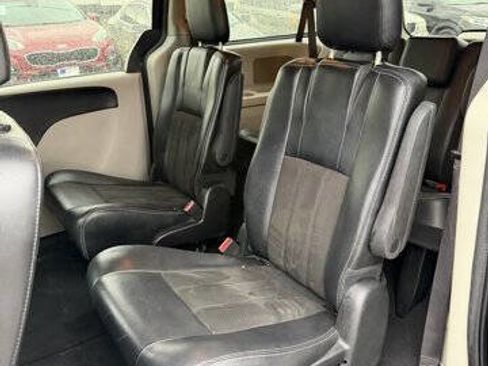 Used 2019 Dodge Grand Caravan SXT image 21