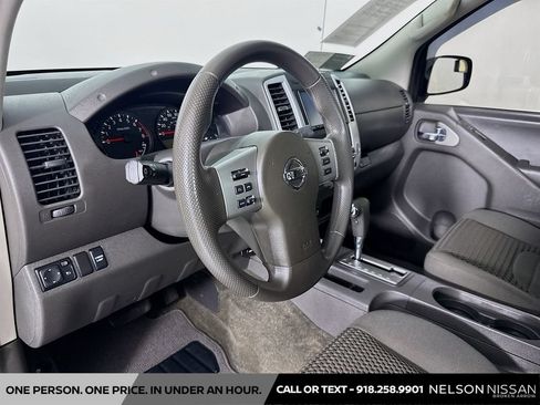 Certified 2018 Nissan Frontier SV RWD image 9