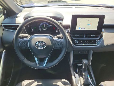 Used 2025 Toyota Corolla Cross AWD Hybrid w/ Convenience Package image 16