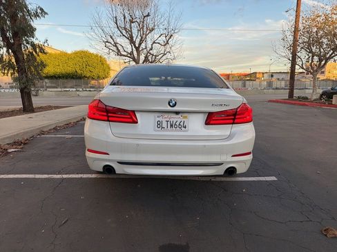 Used 2019 BMW 530e w/ Convenience Package image 4