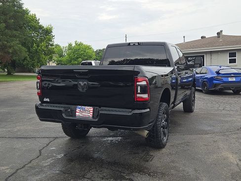 Used 2024 RAM 2500 Big Horn w/ Night Edition AWD/4WD image 4