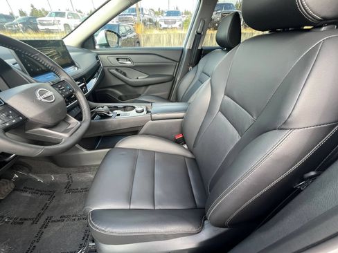 Used 2026 Nissan Rogue SL AWD/4WD image 29
