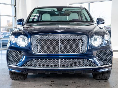 Used 2021 Bentley Bentayga image 3