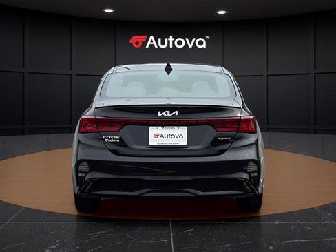 Used 2022 Kia Forte GT-Line w/ GT-Line Premium Package FWD image 4