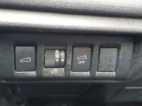 Used 2022 Subaru Outback Premium image 20