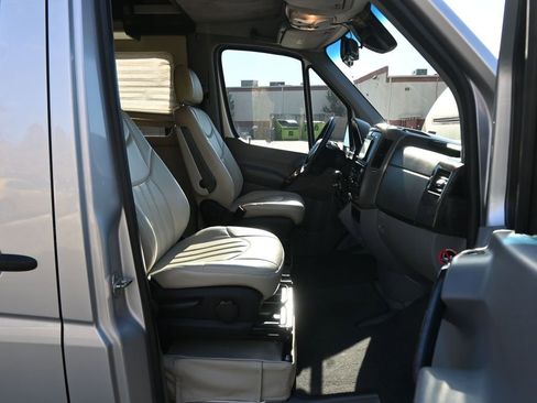 Used 2014 Mercedes-Benz Sprinter 3500 image 23