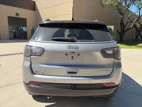 Used 2022 Jeep Compass Limited w/ Elite Group AWD/4WD image 3