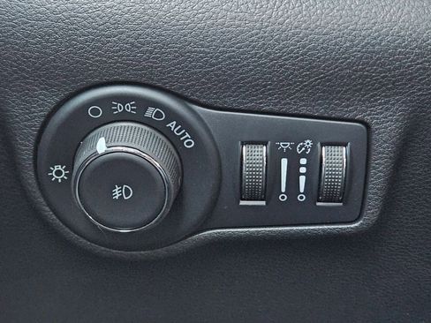 New 2026 Jeep Compass Limited image 18