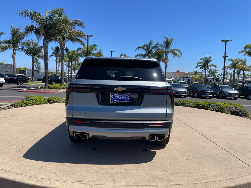Used 2025 Chevrolet Traverse LT FWD image 18