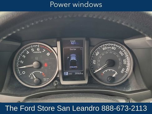 Used 2021 Toyota Tacoma TRD Off-Road w/ TRD Premium Off Road Package AWD/4WD image 27