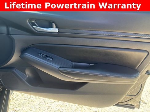 Used 2024 Nissan Altima 2.5 SV image 13